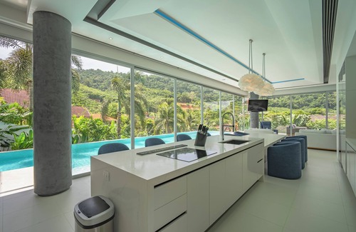 Rawai Villa | Luxury Pool Villa in Nai Harn - Villa Solana