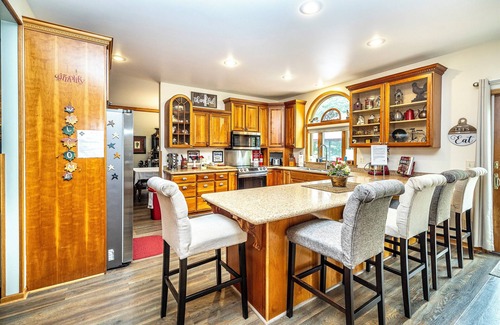 Black River Falls House | Luxury Private Estate