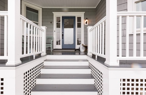Beverly Apartment | Luxury Private Oceanview Suite in Victorian on Independence Park