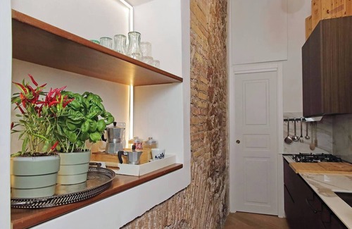 Rione IX Pigna Apartment | Luxury, Quiet, 3 Bdr Home near Pantheon, Heart of Rome "Le Colonne"