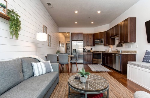 Kimball Junction Condo | Luxury Redstone Condo, Hot Tub, Shopping, Recreation Center -Park City Newark Terrace 3