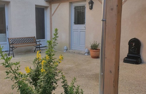 Beaulieu-sur-Loire Cottage | Luxury Restored Home Near Loire River with 5 En-Suite Bedrooms
