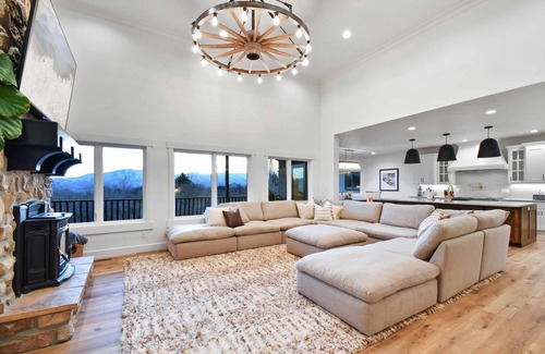 Lake Creek Estates House | Luxury Retreat by InvitedHome | Fly Fishing, Two Kitchens, Hot Tub, Game Room