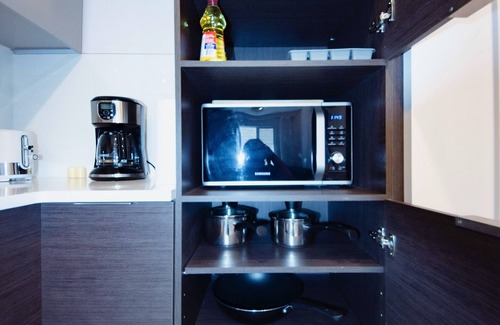 Cote-Des-Neiges—Notre-Dame-De-Grace Condo | Luxury retreat*king+queen beds*gym 24/7*parking* your top choice