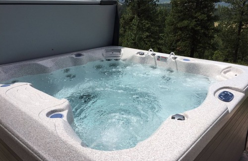 New Meadows House | Luxury Retreat on 13 Secluded Acres With Spa Just Outside McCall