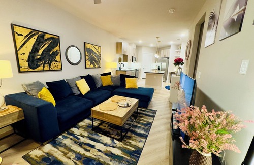 McNeil Condo | Luxury Retreat + Resort Pool