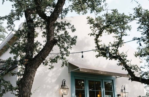 Austin Cottage | Luxury Retreat | Saltwater Pool | Onsite Restaurant