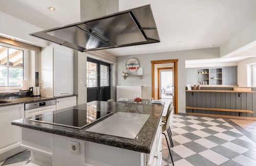 Alken House | Luxury Retreat with furry friends