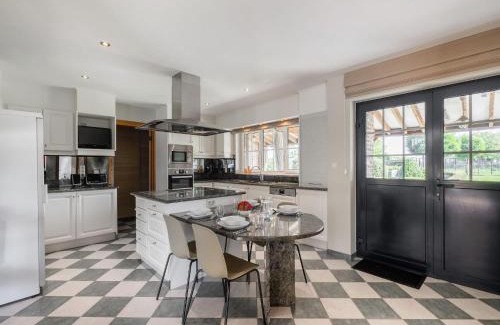 Alken House | Luxury Retreat with furry friends, cleaning included