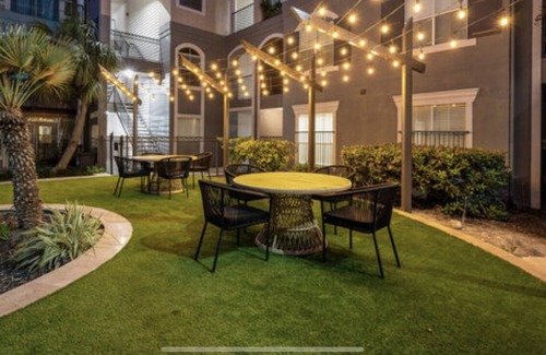 Braeswood Place Apartment | ⭐️⭐️Luxury Rice Village Apartment Short & Long Term Stay⭐️⭐️
