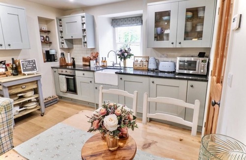 Aysgarth Cottage | Luxury Riverside Cottage by Aysgarth Falls: Perfect for Walkers & Nature Lovers