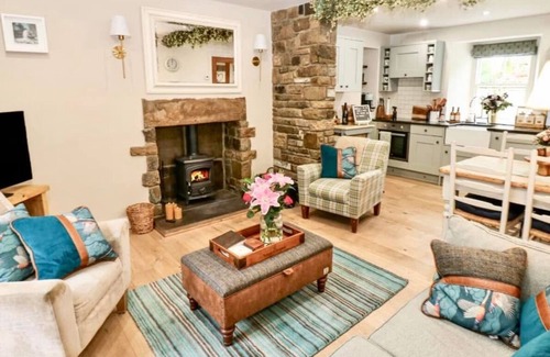 Aysgarth Cottage | Luxury Riverside Cottage by Aysgarth Falls: Perfect for Walkers & Nature Lovers
