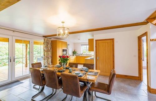 Rhayader Ski Chalet | Luxury Rural Hot Tub Lodge with Lakeside Views