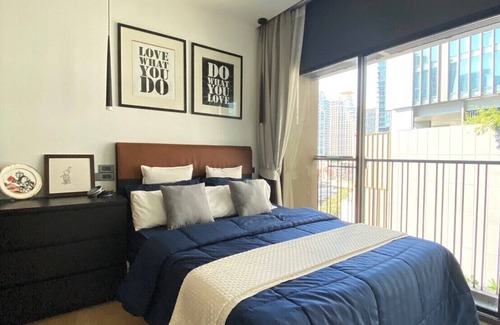 Bangkok Central Business District Condo | Luxury Studio - 180m Phrom Phong BTS and Emporium