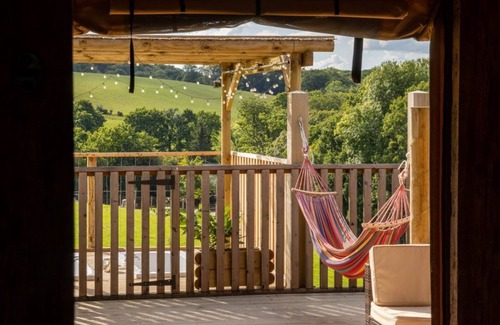 Broadwoodkelly House | Luxury Safari Lodge surrounded by deer! 'Fallow'