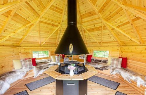 Kirkmichael Villa | Luxury Scottish Manor house + jacuzzi + bbq cabin + helipad