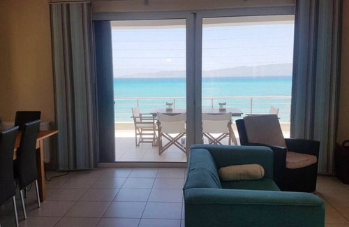 Kato Assos House | Luxury sea front house