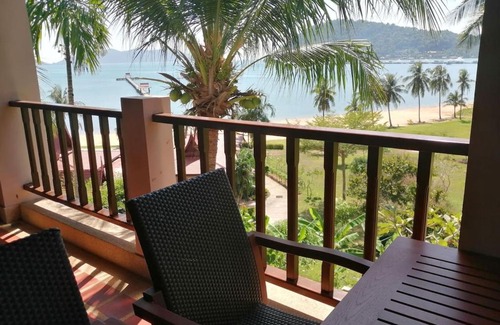 Bang Bao Bay House | Luxury Seaside Retreat - Infinity Pool