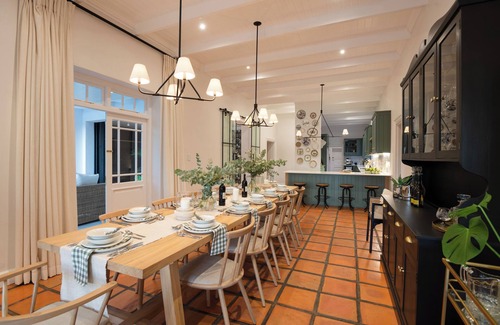 Koelenhof Other | Luxury, self-catering Manor with 6 bedrooms, views of mountains & vineyards