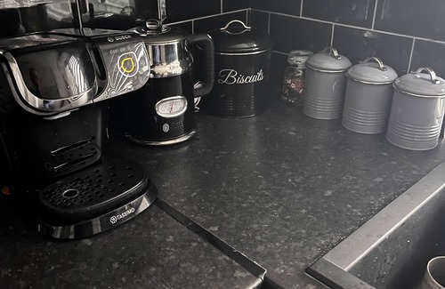 Coventry House | Luxury serviced accommodation with private room and communal kitchen/bathrooms
