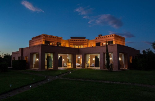 Chwiter Villa | Luxury Services In This Beautiful Villa In Marrakech