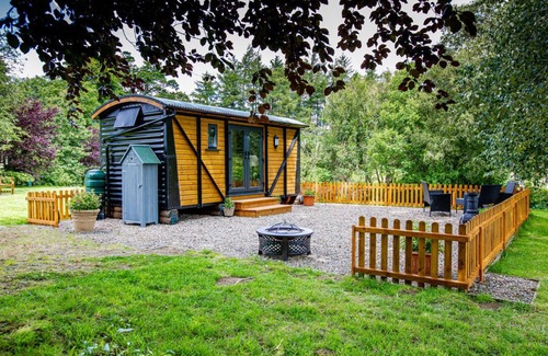 Tirabad Cabin | Luxury Shepherds Hut in stunning location