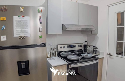 Zona 11 Apartment | Luxury Skyline City View KING Bed FREE Pool & Gym