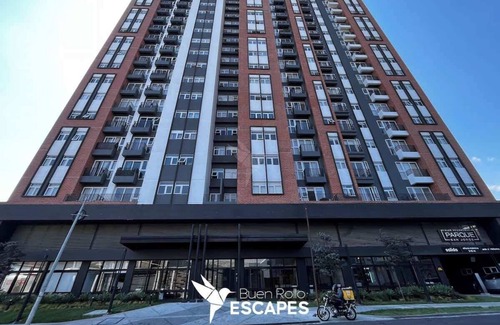 Zona 11 Apartment | Luxury Skyline City View KING Bed FREE Pool & Gym