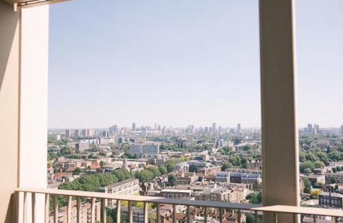 Whitechapel Apartment | Luxury Skyline 2BR Apartment Central London