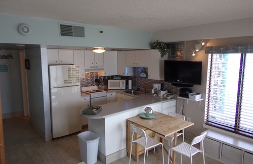 Myrtle Beach Apartment | Luxury Sleep on the Beach.Newly renovated Treasure Chest condo