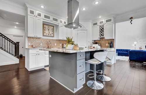 Shaftsburg House | Luxury Spacious 5-bedroom house with fitness room, pingpong, deck in Okemos