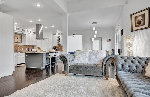 Shaftsburg House | Luxury Spacious 5-bedroom house with fitness room, pingpong, deck in Okemos