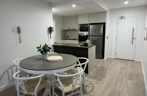 Gold Coast Apartment | Luxury Spacious Apartment