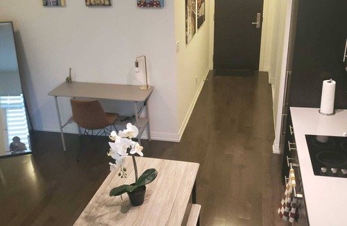 St. Lawrence Condo | Luxury Spacious Condo Downtown