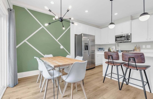 Spartanburg House | Luxury Stay 2 min to Downtown, King Bed BRAND NEW