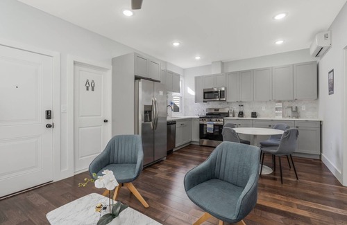 The Heights Apartment | Luxury Stay for NYC visit - Jersey City - 10 Min to NYC Train station