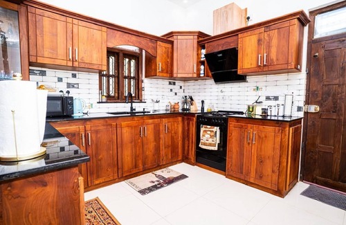 Eravur Pattu Apartment | Luxury Stay Near Pasikuda