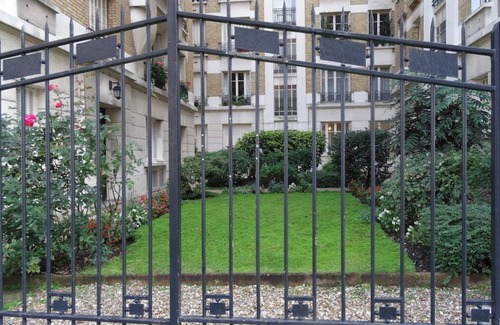 Jardin des plantes Apartment | Luxury stay with champagne in an Artist's Atelier In The 5th