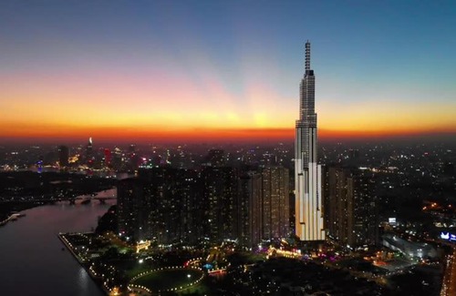 Hang Xanh Apartment | Luxury stayz at LANDMARK81 - The tallest building in SouthEast Asia, Free Pool and Gym