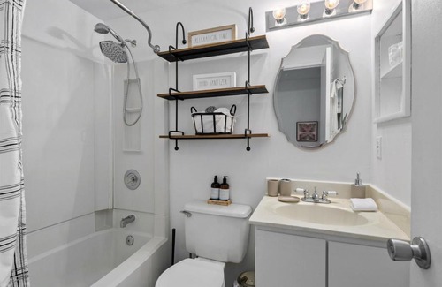 Countryside House | Luxury Sterling townhome - Private, Self checkin