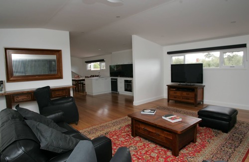 Lake Wendouree Apartment | Luxury Studio Apartment on Gregory Street