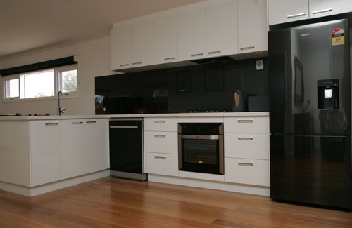 Lake Wendouree Apartment | Luxury Studio Apartment on Gregory Street