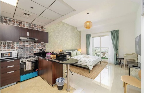 Dubai Sports City Apartment | Luxury Studio - Golf Views - Sports City, Dubai