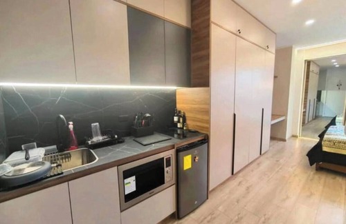 La Carolina Apartment | Luxury Studio in Glamorous Building XOE