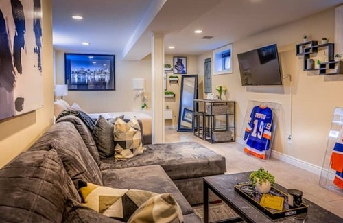 Elmont Apartment | Luxury Studio Suite. Walking distance to UBS Arena