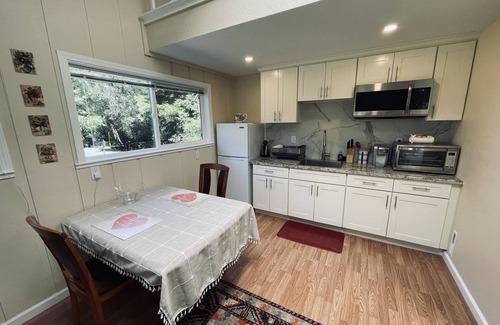 Los Gatos Apartment | Luxury Studio with Access to the Pond and SPA