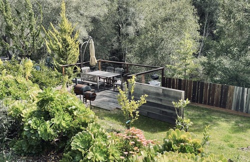 Los Gatos Apartment | Luxury Studio with Access to the Pond and SPA