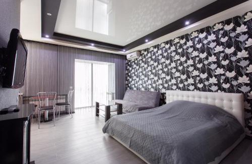 Dzerzhyns'kyi District Apartment | Luxury Studios on Nauki Avenue