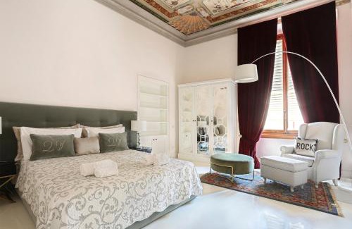 Santa Croce Apartment | LUXURY suite with amazing Terrace in Florence-hosted by Sweetstay