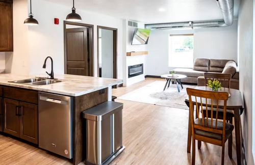 Brillion Apartment | Luxury Suites: #2
